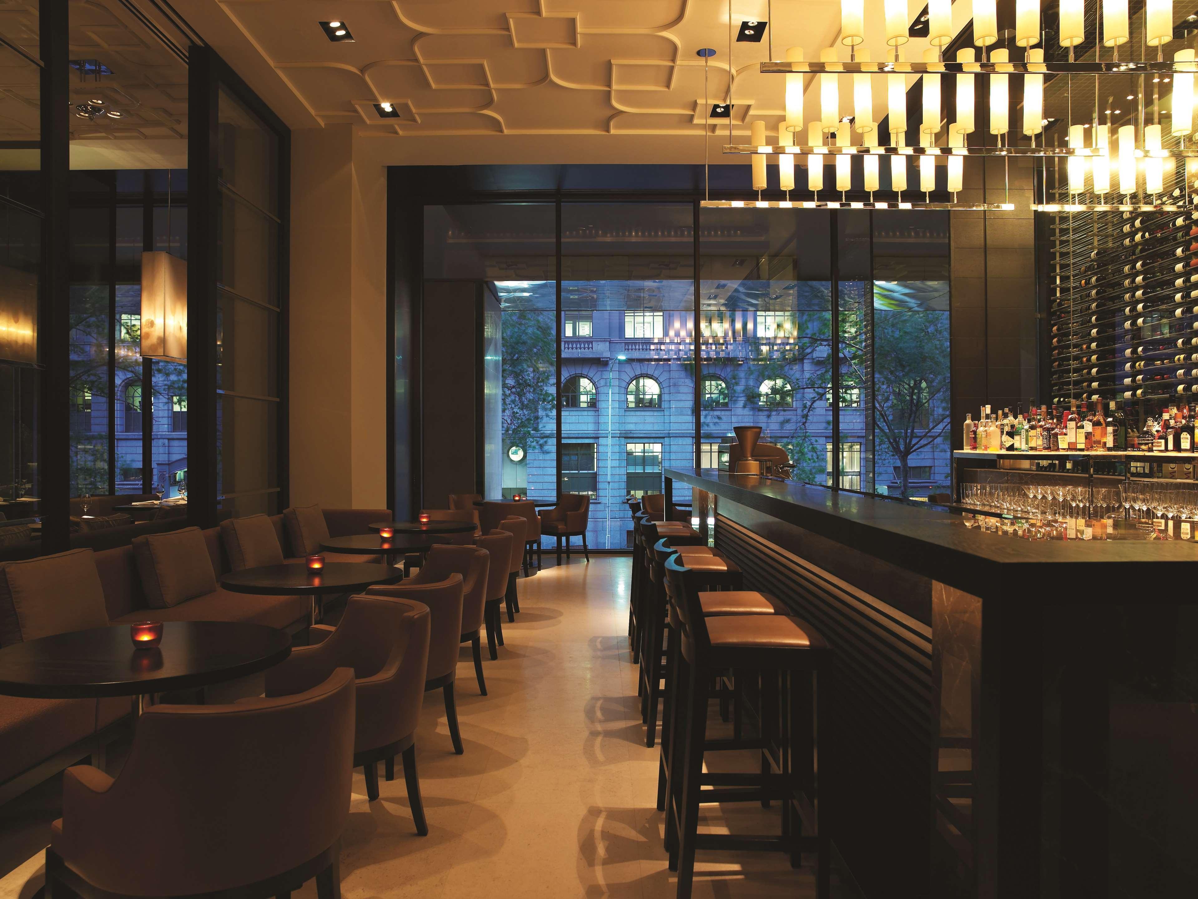 Hotel Grand Hyatt Melbourne Esterno foto The bar at the London Edition